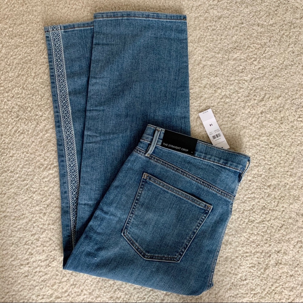 NWT Ann Taylor straight crop jeans 🥰❤️